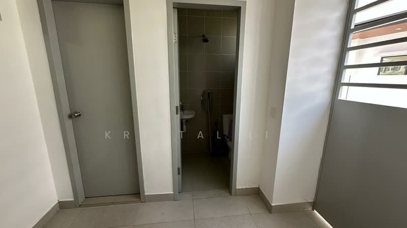 Sejati Lakeside 2 untuk Untuk Disewa - RM 5,600 /bulan, Mac 2026 - Interior - PropertyGuru.com.my