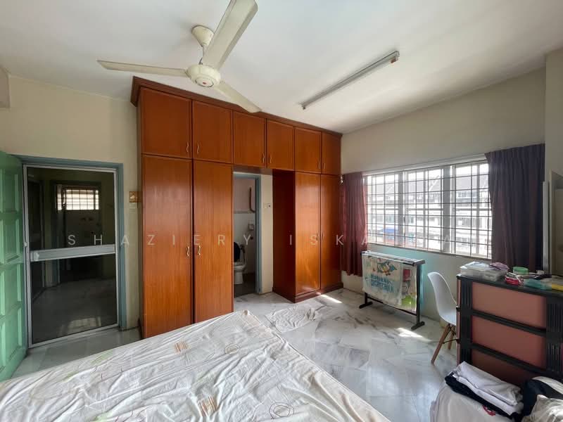 Meadow Park 3 untuk Untuk Dijual - RM 330,000, Feb 2026 - Bedroom - PropertyGuru.com.my