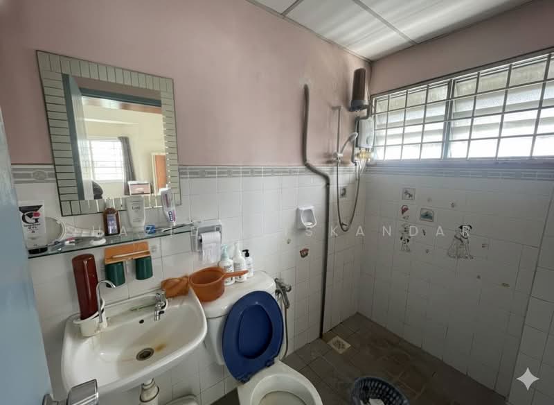 Meadow Park 3 untuk Untuk Dijual - RM 330,000, Feb 2026 - Bathroom - PropertyGuru.com.my