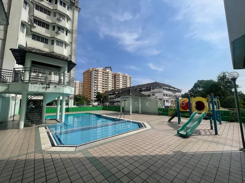Meadow Park 3 untuk Untuk Dijual - RM 330,000, Feb 2026 - Exterior - PropertyGuru.com.my