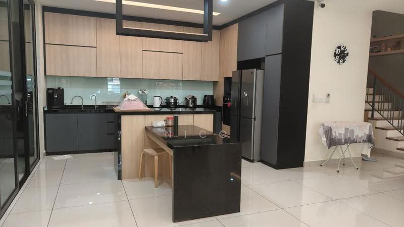Rumah Berkembar untuk Dijual di Taman Sutera (Johor Bahru) - Nico Chong - Kitchen - PropertyGuru.com.my