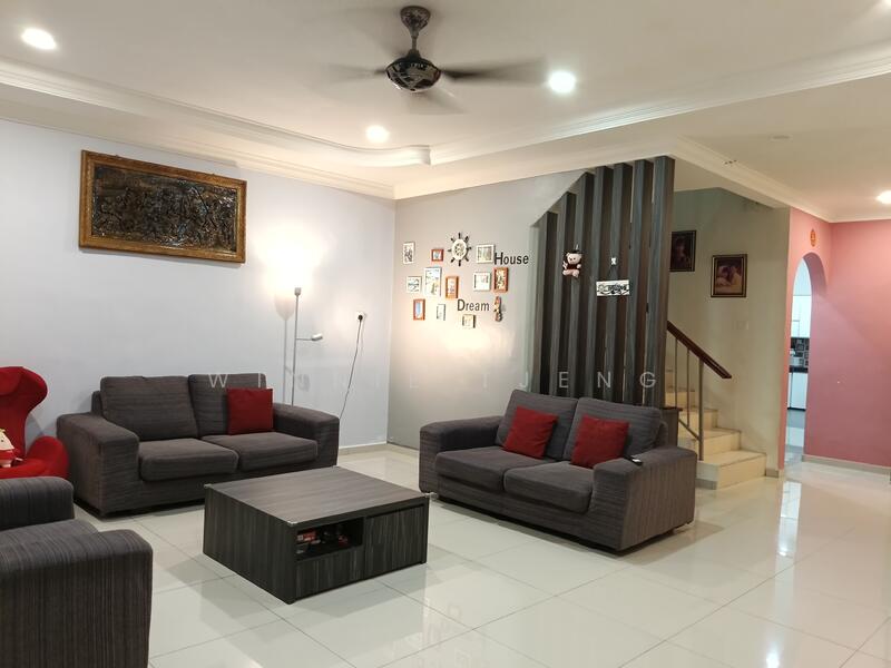 2-storey Terraced House for Sale in Taman Bernam Baru (Tanjung Malim) - Winnie Tjeng - Living Room - PropertyGuru.com.my