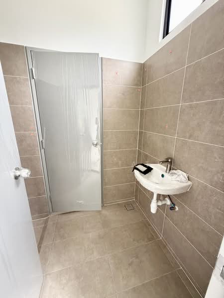 Terraced House for Sale in Taman Ponderosa (Johor Bahru) - Yik Tat - Bathroom - PropertyGuru.com.my