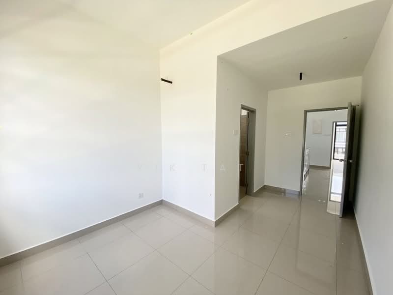 Terraced House for Sale in Taman Ponderosa (Johor Bahru) - Yik Tat - PropertyGuru.com.my