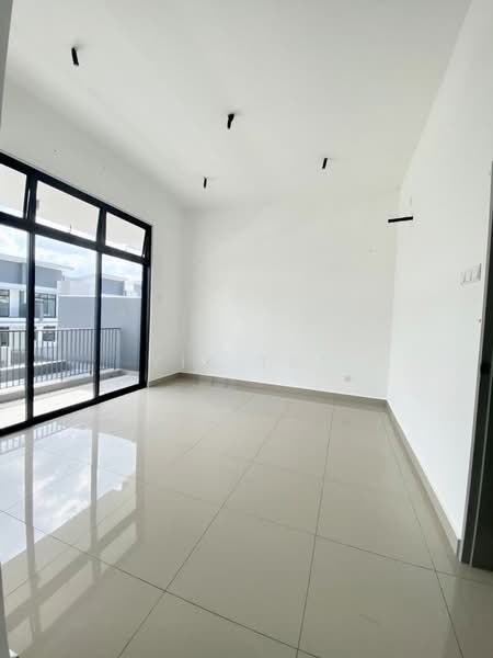 Terraced House for Sale in Taman Ponderosa (Johor Bahru) - Yik Tat - PropertyGuru.com.my