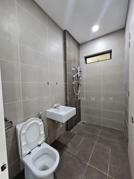 Terraced House for Rent in Kota Warisan (Sepang) - Jacob Simmon - Bathroom - PropertyGuru.com.my