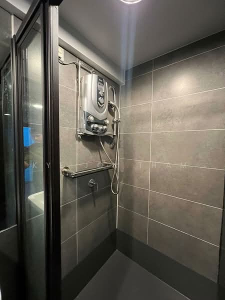 Service Residence for Sale at Empire Damansara - Kye Jon Tham - Bathroom - PropertyGuru.com.my