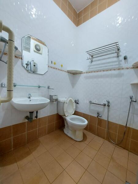 Rumah Berkembar untuk Dijual di Gunung Rapat (Ipoh) - Qazin Khoo - Bathroom - PropertyGuru.com.my