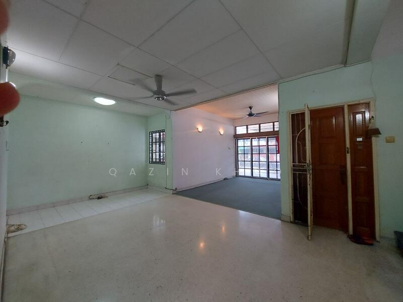 Rumah Berkembar untuk Dijual di Gunung Rapat (Ipoh) - Qazin Khoo - Living Room - PropertyGuru.com.my