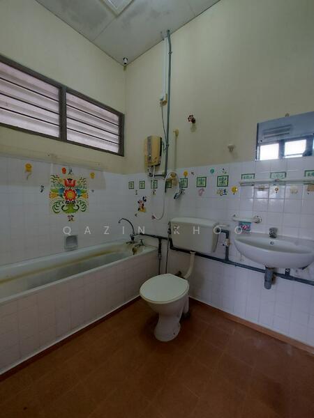 Rumah Berkembar untuk Dijual di Gunung Rapat (Ipoh) - Qazin Khoo - Bathroom - PropertyGuru.com.my