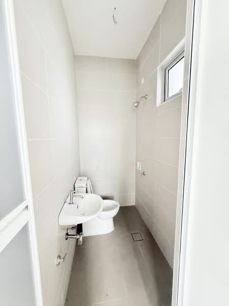 Semi-Detached House for Sale in Taman Ekoflora (Johor Bahru) - Yik Tat - Bathroom - PropertyGuru.com.my