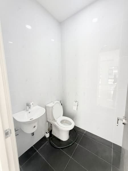 Semi-Detached House for Sale in Taman Ekoflora (Johor Bahru) - Yik Tat - PropertyGuru.com.my