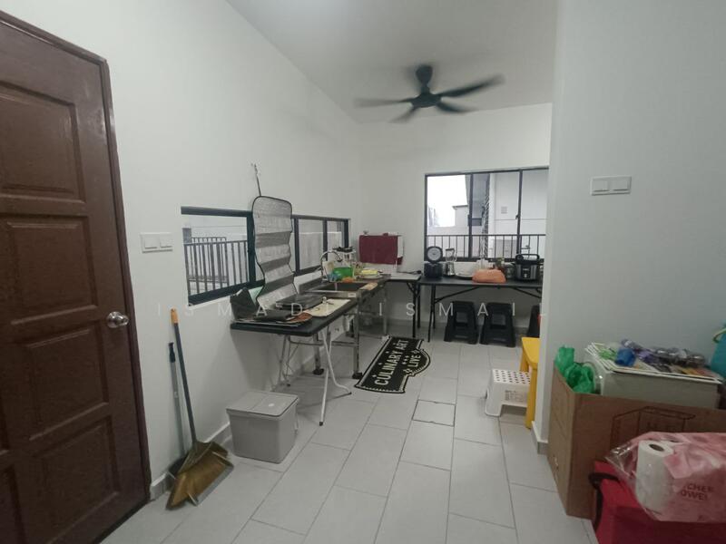 Semi-Detached House for Sale in Elmina (Shah Alam) - Ismadi Ismail - Kitchen - PropertyGuru.com.my