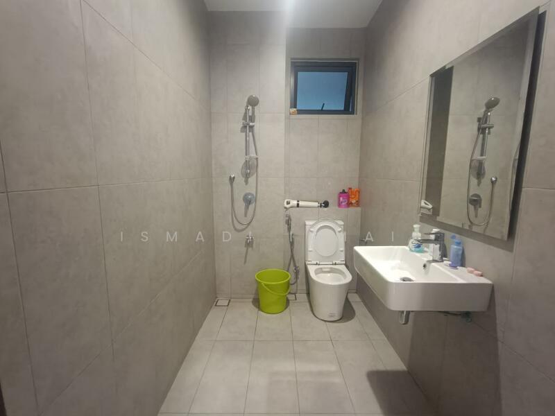 Semi-Detached House for Sale in Elmina (Shah Alam) - Ismadi Ismail - Bathroom - PropertyGuru.com.my