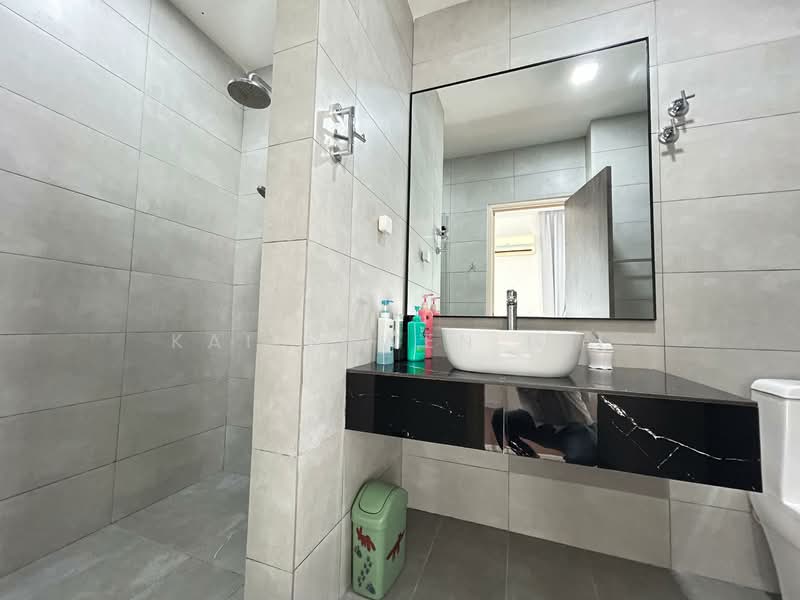 3-storey Terraced House for Sale in Bandar Kinrara Seksyen 5 (Bandar Kinrara) - Kai Shwen Lai - Bathroom - PropertyGuru.com.my