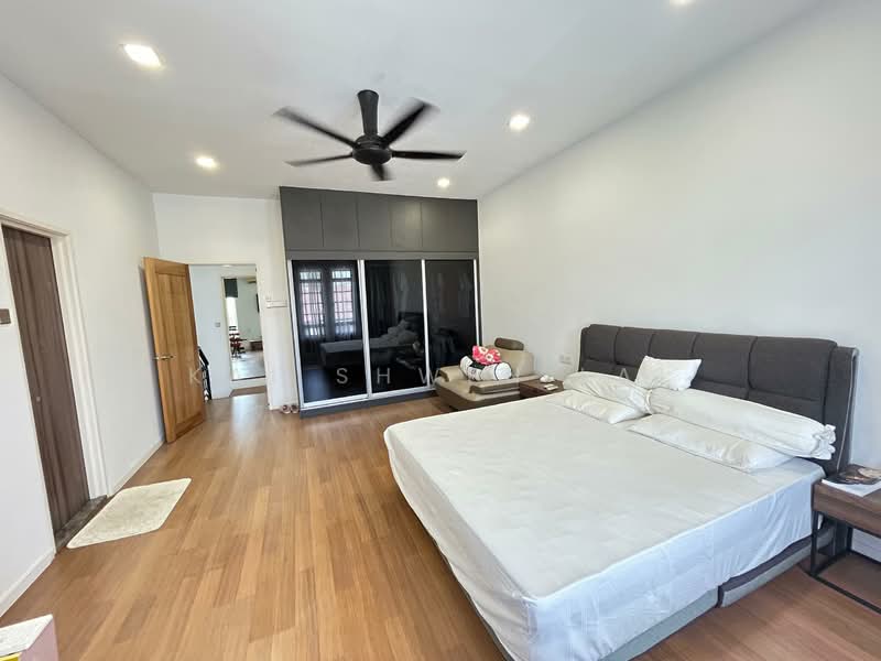 3-storey Terraced House for Sale in Bandar Kinrara Seksyen 5 (Bandar Kinrara) - Kai Shwen Lai - Bedroom - PropertyGuru.com.my