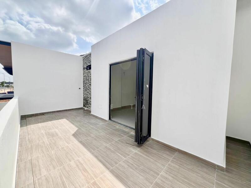 2-storey Terraced House for Sale in Skudai (Johor) - Ace Tan - Balcony - PropertyGuru.com.my