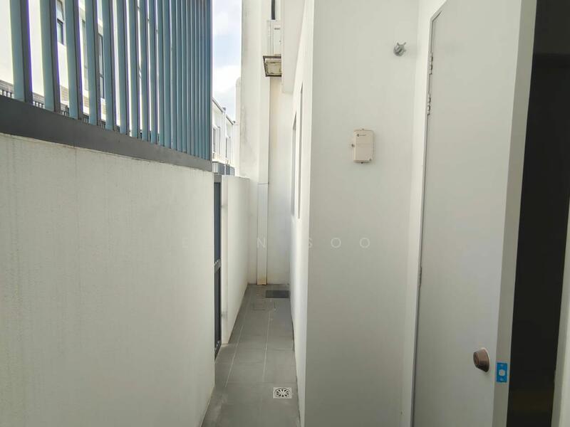 Rumah Teres 2-Tingkat untuk Dijual di Bandar Rimbayu (Telok Panglima Garang) - Elyn Soo - Exterior - PropertyGuru.com.my