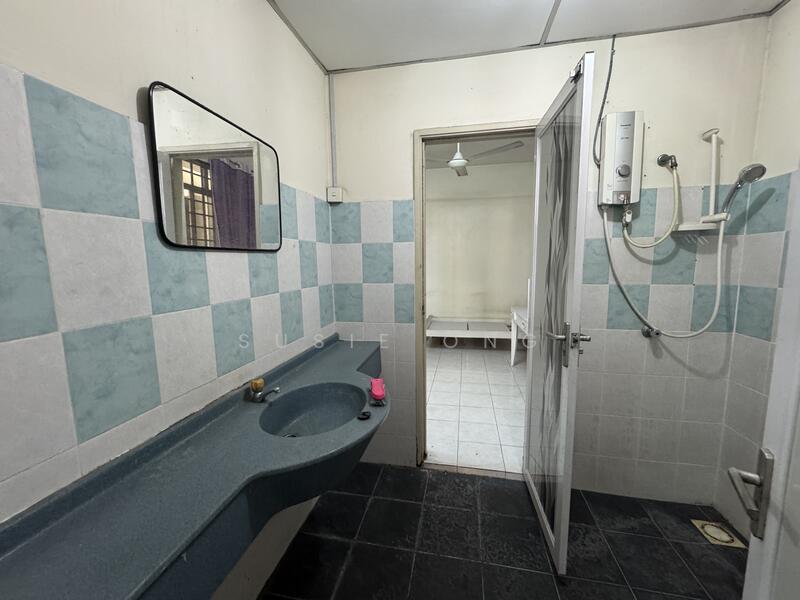 Condominium for Sale at Platinum Hill PV 5 - Susie Ong - Bathroom - PropertyGuru.com.my