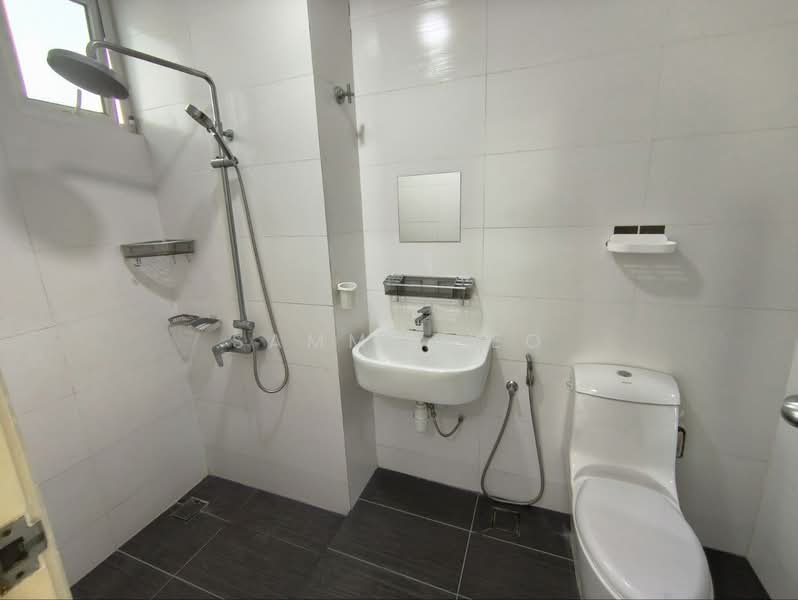 Twin Galaxy (Dwi Galaksi) untuk Untuk Disewa - RM 2,600 /bulan, Mac 2026 - Bathroom - PropertyGuru.com.my