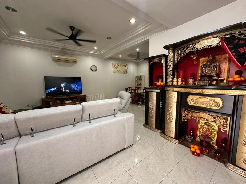 2-storey Terraced House for Sale in Bandar Cemerlang (Ulu Tiram) - Zieth Zee - Living Room - PropertyGuru.com.my