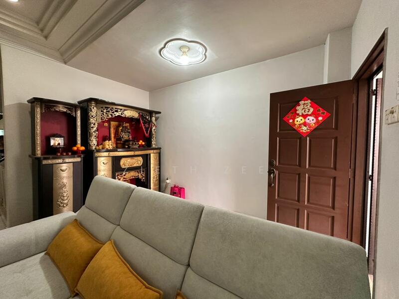 2-storey Terraced House for Sale in Bandar Cemerlang (Ulu Tiram) - Zieth Zee - Living Room - PropertyGuru.com.my