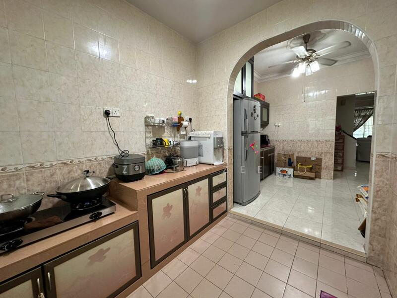 2-storey Terraced House for Sale in Bandar Cemerlang (Ulu Tiram) - Zieth Zee - Kitchen - PropertyGuru.com.my