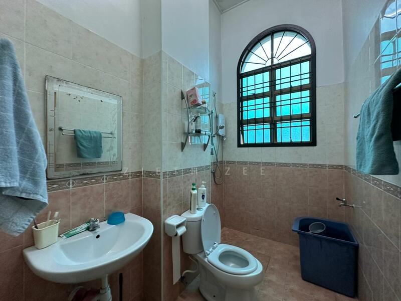 2-storey Terraced House for Sale in Bandar Cemerlang (Ulu Tiram) - Zieth Zee - Bathroom - PropertyGuru.com.my