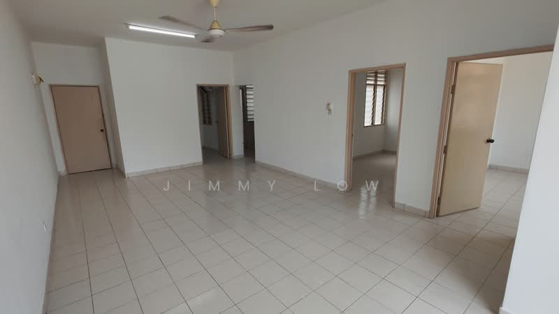 Pangsapuri untuk Disewa di Pangsapuri Lagoon Perdana - Jimmy Low - Living Room - PropertyGuru.com.my