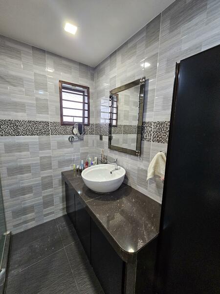 2-storey Terraced House for Sale in Ukay Bistari (Ulu Kelang) - Harvin Cheema - Bathroom - PropertyGuru.com.my