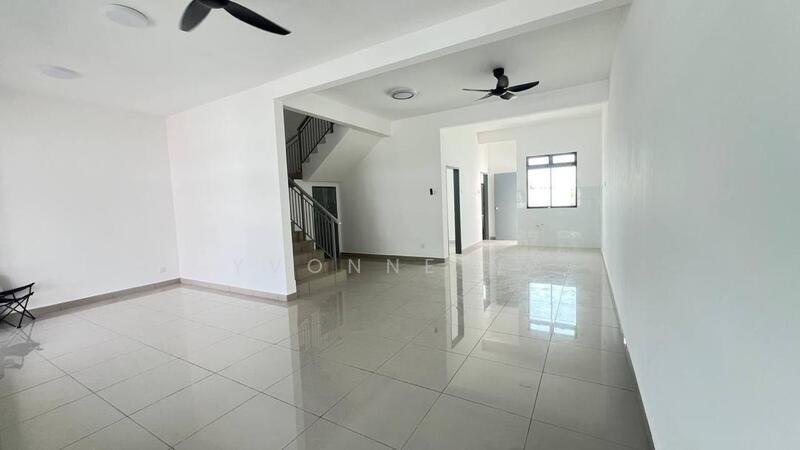 Austin Duta untuk Untuk Disewa - RM 2,300 /bulan, Mac 2026 - Living Room - PropertyGuru.com.my