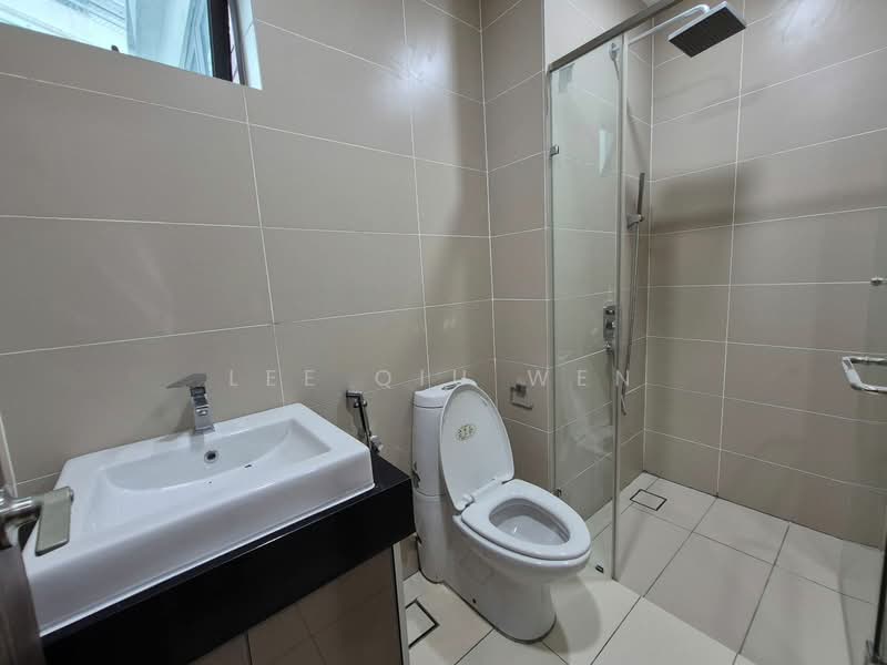 Service Residence for Sale at Green Haven - Lee Qiu Wen - Bathroom - PropertyGuru.com.my