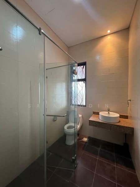 Semi-Detached House for Sale in Desa Sri Hartamas (Sri Hartamas) - Mudz Salahuddin - Bathroom - PropertyGuru.com.my