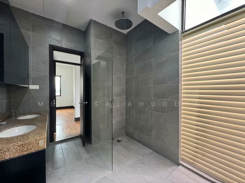 Semi-Detached House for Sale in Desa Sri Hartamas (Sri Hartamas) - Mudz Salahuddin - Bathroom - PropertyGuru.com.my