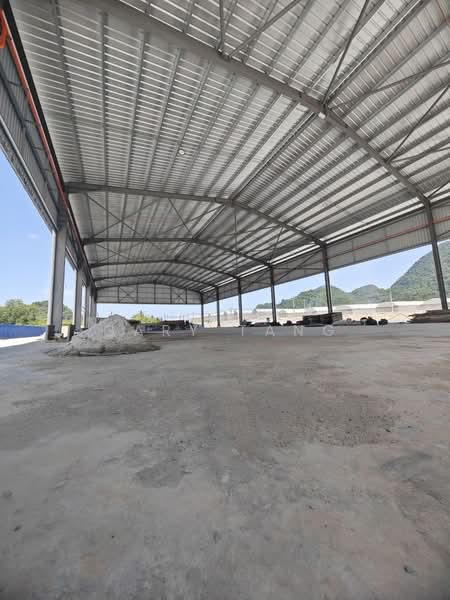 Kilang untuk Disewa di Tungzen Industrial Park (Sungai Raya) - Gary Tang - PropertyGuru.com.my