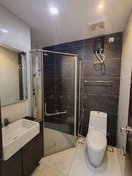 Condominium for Rent at Bay Laurel @ Country Garden Danga Bay - Le Ching . - Bathroom - PropertyGuru.com.my