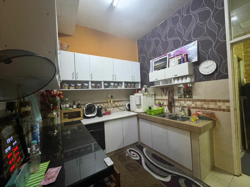 Cluster House for Sale in Taman Seri Austin (Tebrau) - Tuxton Phiong - Kitchen - PropertyGuru.com.my