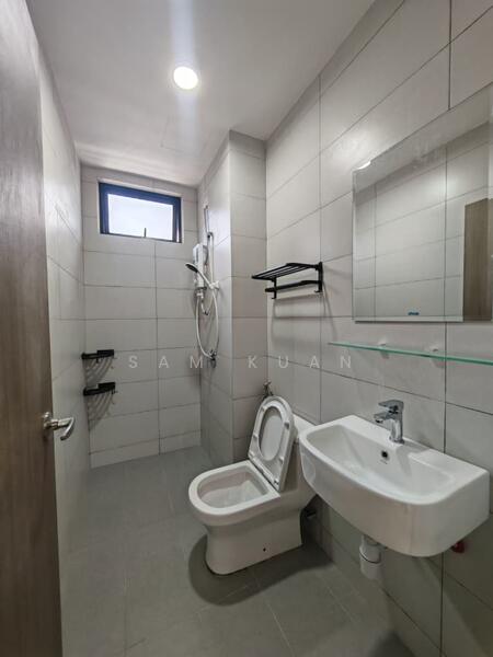 Service Residence for Sale at Meldrum Heights (Residensi Meldrum) - Sam Kuan - Bathroom - PropertyGuru.com.my
