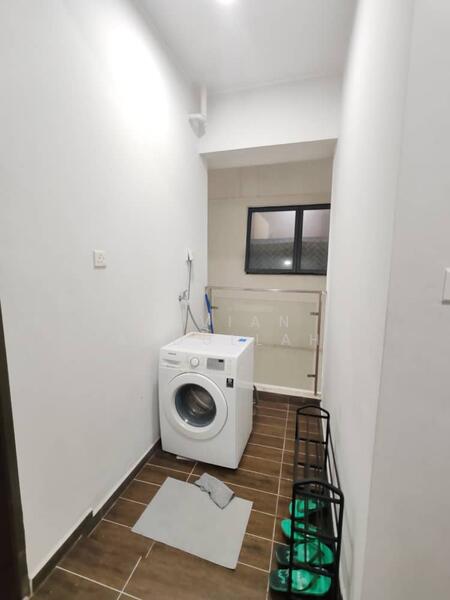 Condominium for Rent at Bay Laurel @ Country Garden Danga Bay - Vivian Abdullah - Corridor - PropertyGuru.com.my