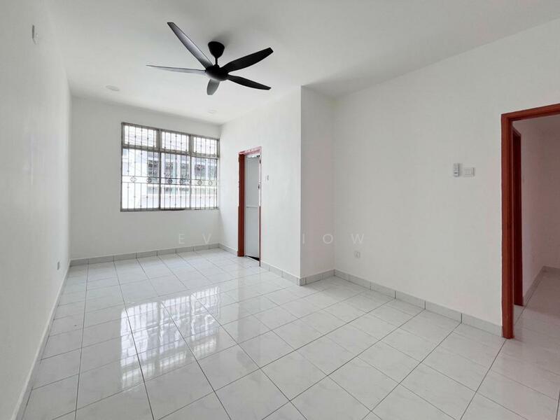 2-storey Terraced House for Sale in Taman Seri Orkid (Skudai) - Eva Siow - Living Room - PropertyGuru.com.my