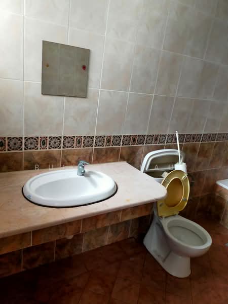 Kondominium untuk Dijual di Ridzuan Condominium - Buljeet Kaur - Bathroom - PropertyGuru.com.my