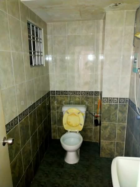 Kondominium untuk Dijual di Ridzuan Condominium - Buljeet Kaur - Bathroom - PropertyGuru.com.my