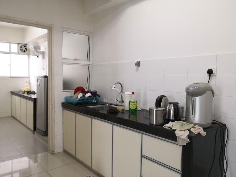Kondominium untuk Dijual di The Zest @ Kinrara 9 - Ann . - Kitchen - PropertyGuru.com.my