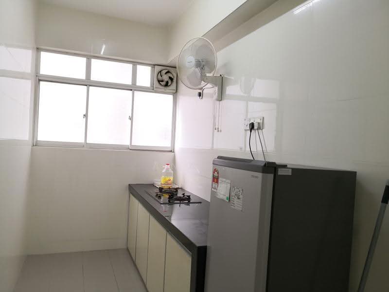 Kondominium untuk Dijual di The Zest @ Kinrara 9 - Ann . - Kitchen - PropertyGuru.com.my