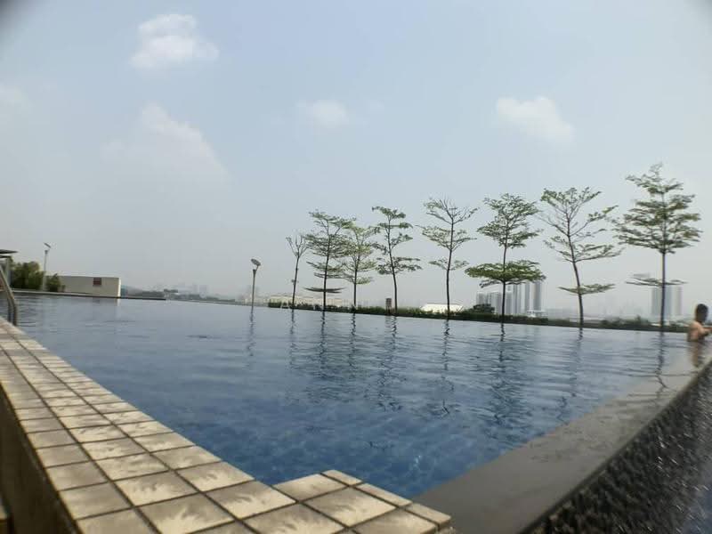 Kondominium untuk Dijual di The Zest @ Kinrara 9 - Ann . - Pool - PropertyGuru.com.my