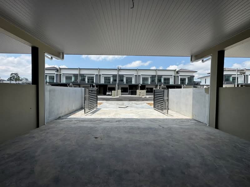 Rumah Teres 2 Tingkat untuk Dijual di City Garden (Samarahan) - Leslie Loi - Exterior - PropertyGuru.com.my