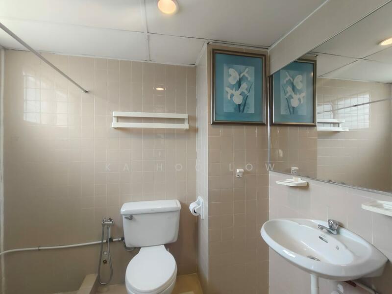 Bayu Emas Apartments untuk Untuk Disewa - RM 1,100 /bulan, Mac 2026 - Bathroom - PropertyGuru.com.my