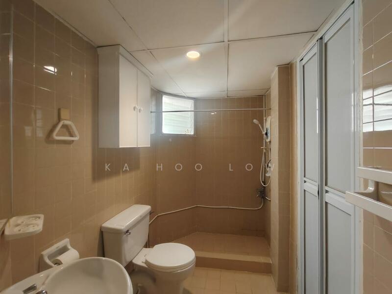 Bayu Emas Apartments untuk Untuk Disewa - RM 1,100 /bulan, Mac 2026 - Bathroom - PropertyGuru.com.my