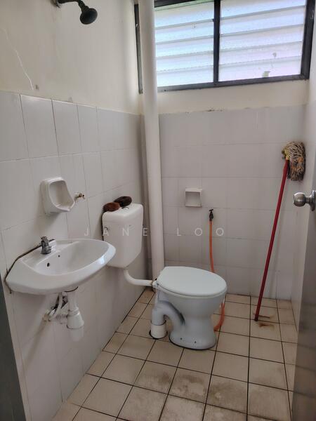 Lestari Putra untuk Untuk Disewa - RM 1,300 /bulan, Apr 2026 - Bathroom - PropertyGuru.com.my