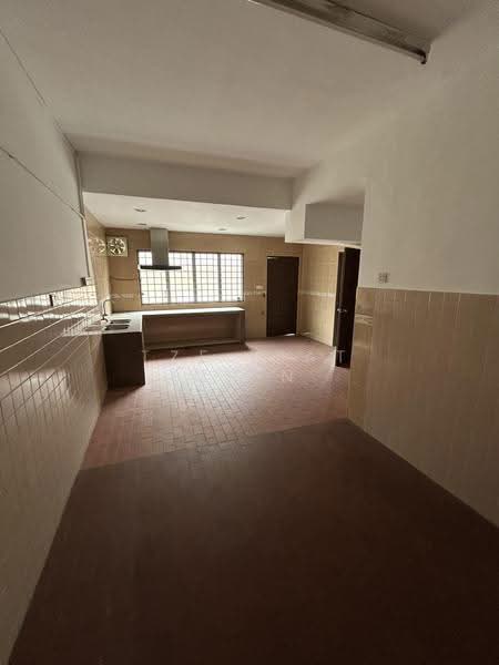 2-storey Terraced House for Sale in Petaling Jaya (Selangor) - Jack Chin - Kitchen - PropertyGuru.com.my